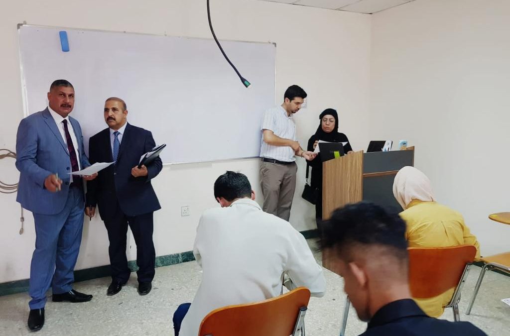كلية الهندسة تستضيف لجنة وزارية لمتابعة سير الامتحانات
